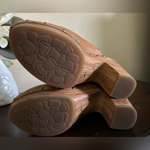 Kork-Ease Darby Tan Leather Studded Clog Heels - Picture 5 of 7